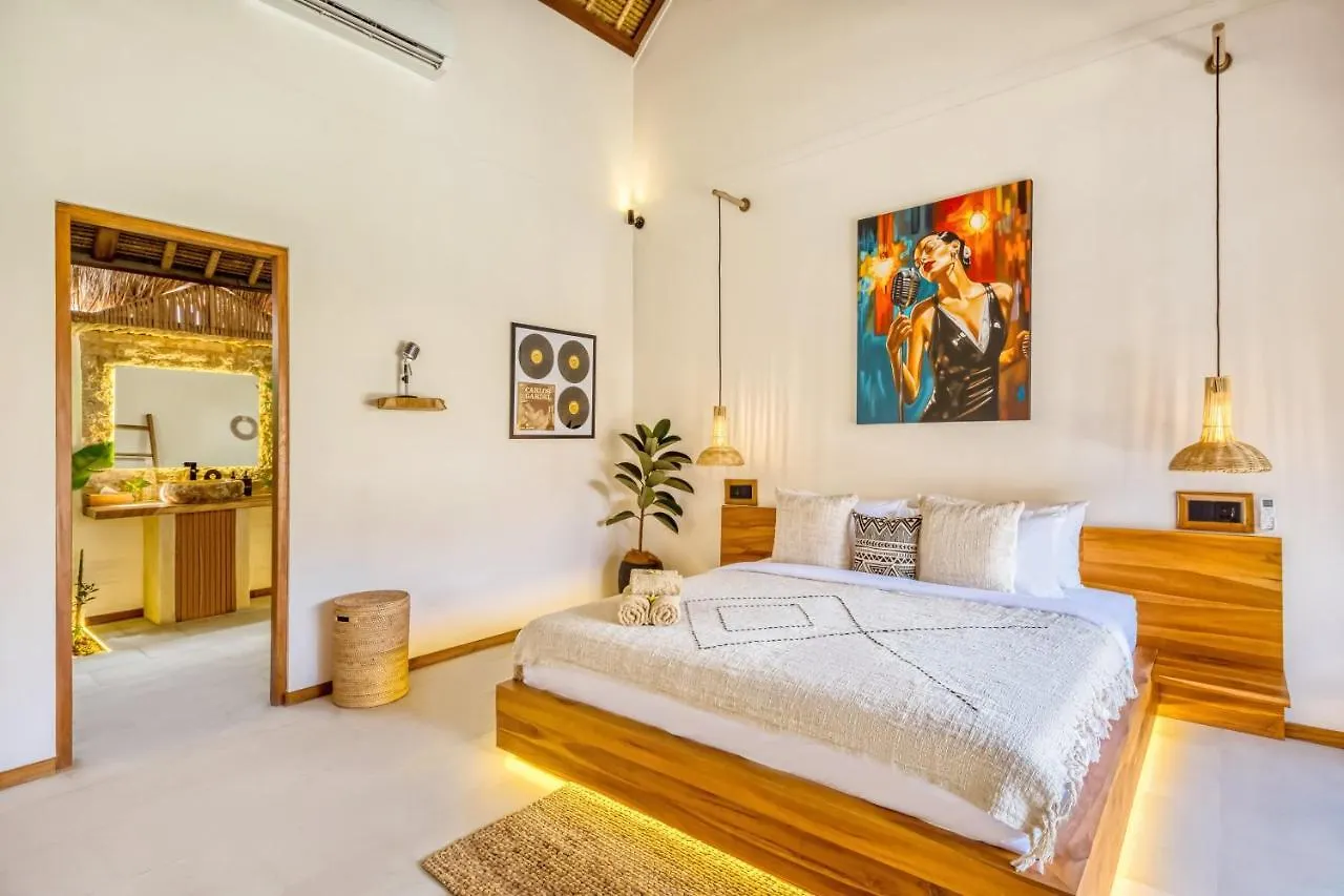 Villa Tango - New Luxurious 7Bdr Prime Location Seminyak