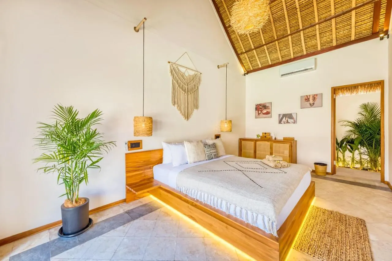 Villa Tango - New Luxurious 7Bdr Prime Location Seminyak  Seminyak (Bali)
