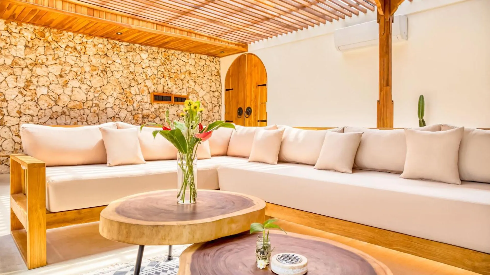 Villa Tango - New Luxurious 7Bdr Prime Location Seminyak  0*, Seminyak (Bali) Indonesia